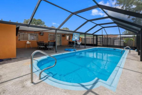 Inviting 7-Bedroom home - Private screened pool